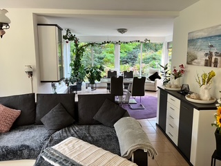 Wohnzimmer FH mit Blick in den Garten